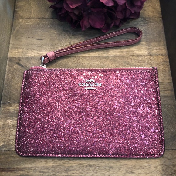 Coach Handbags - COACH 🌴HP!🌴Metallic Wristlet